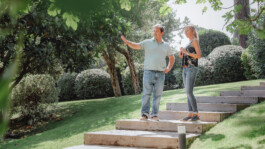 expert paysagiste au travail